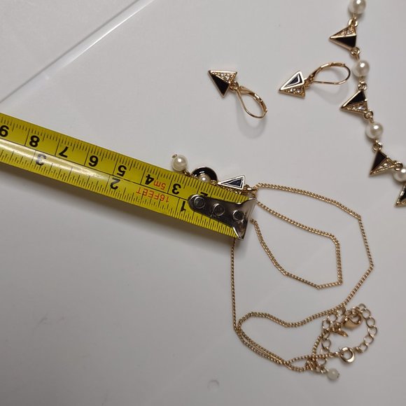 Black And Gold Tone Necklace And Earring Set - Picture 10 of 11